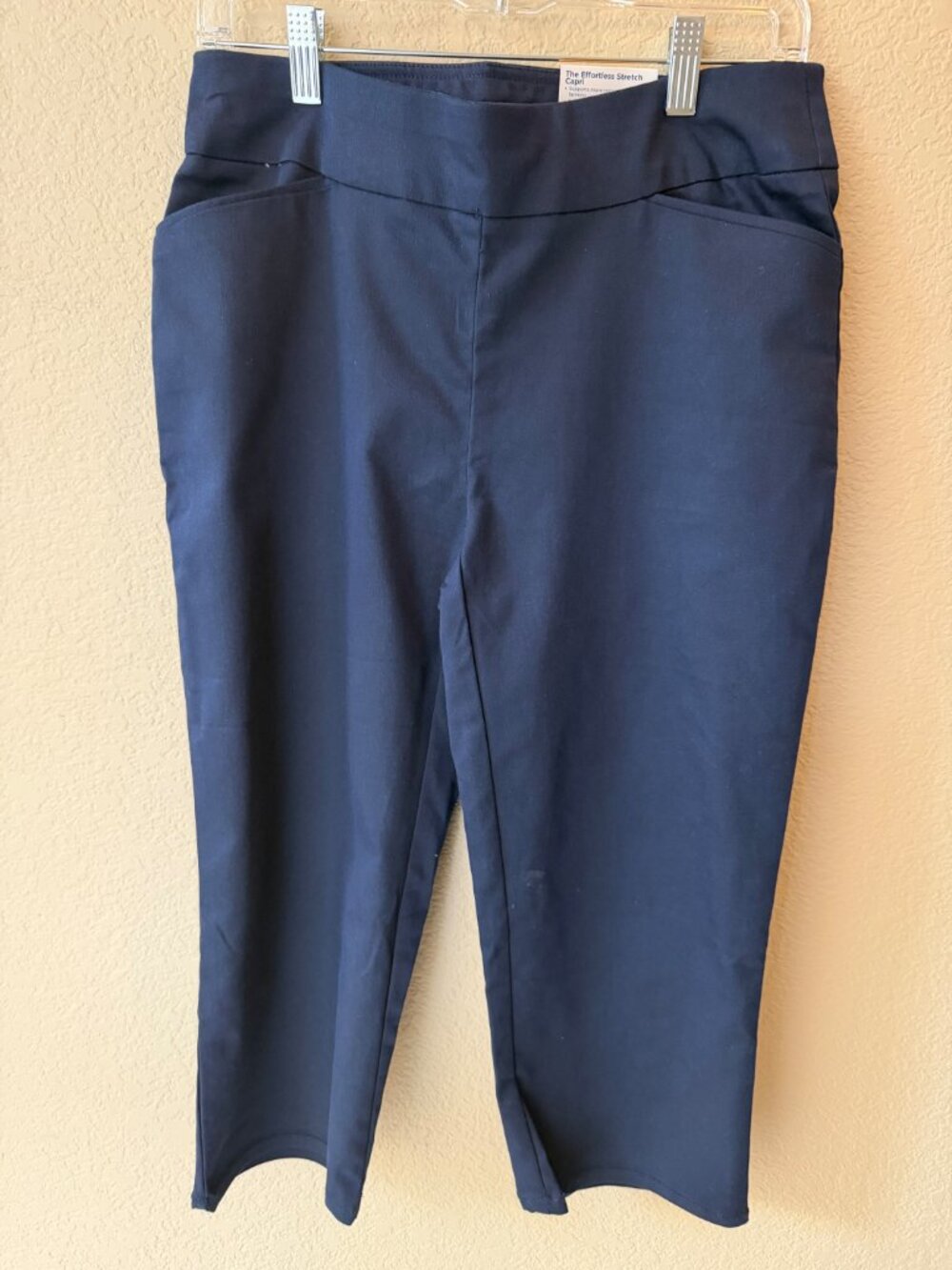 BNWT Croft and Barrow Navy Capri